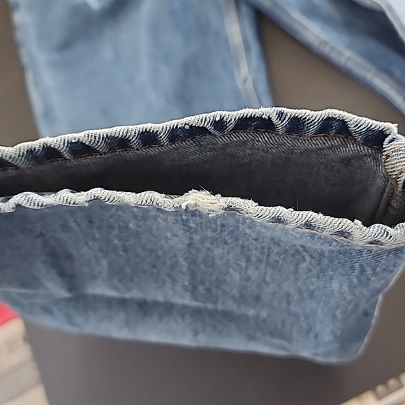 Levi's 550 Jeans. Medium blue 34 x 32 EUC - Picture 5 of 9